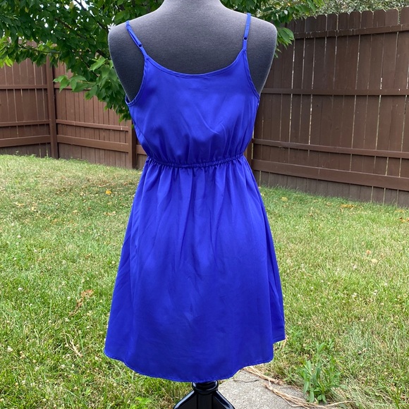 Mossimo dress - Picture 2 of 3